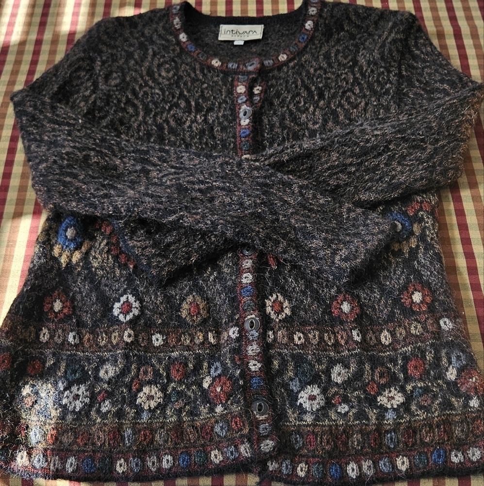 Alpaca Sweater by Intiwara